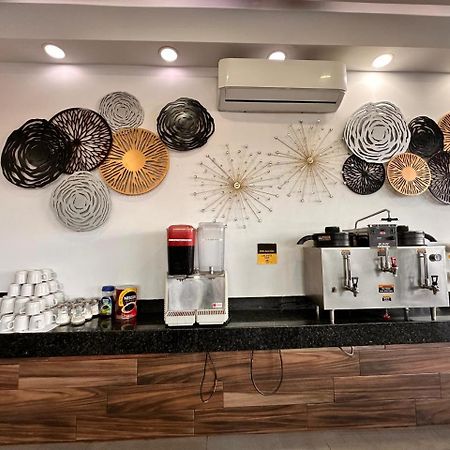 Hotel Bugari Aeropuerto Guadalajara Las Pintas Eksteriør bilde
