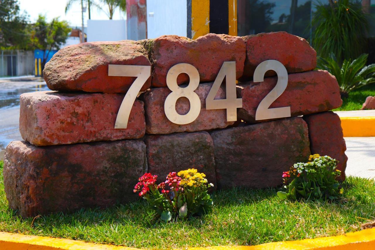 Hotel Bugari Aeropuerto Guadalajara Las Pintas Eksteriør bilde