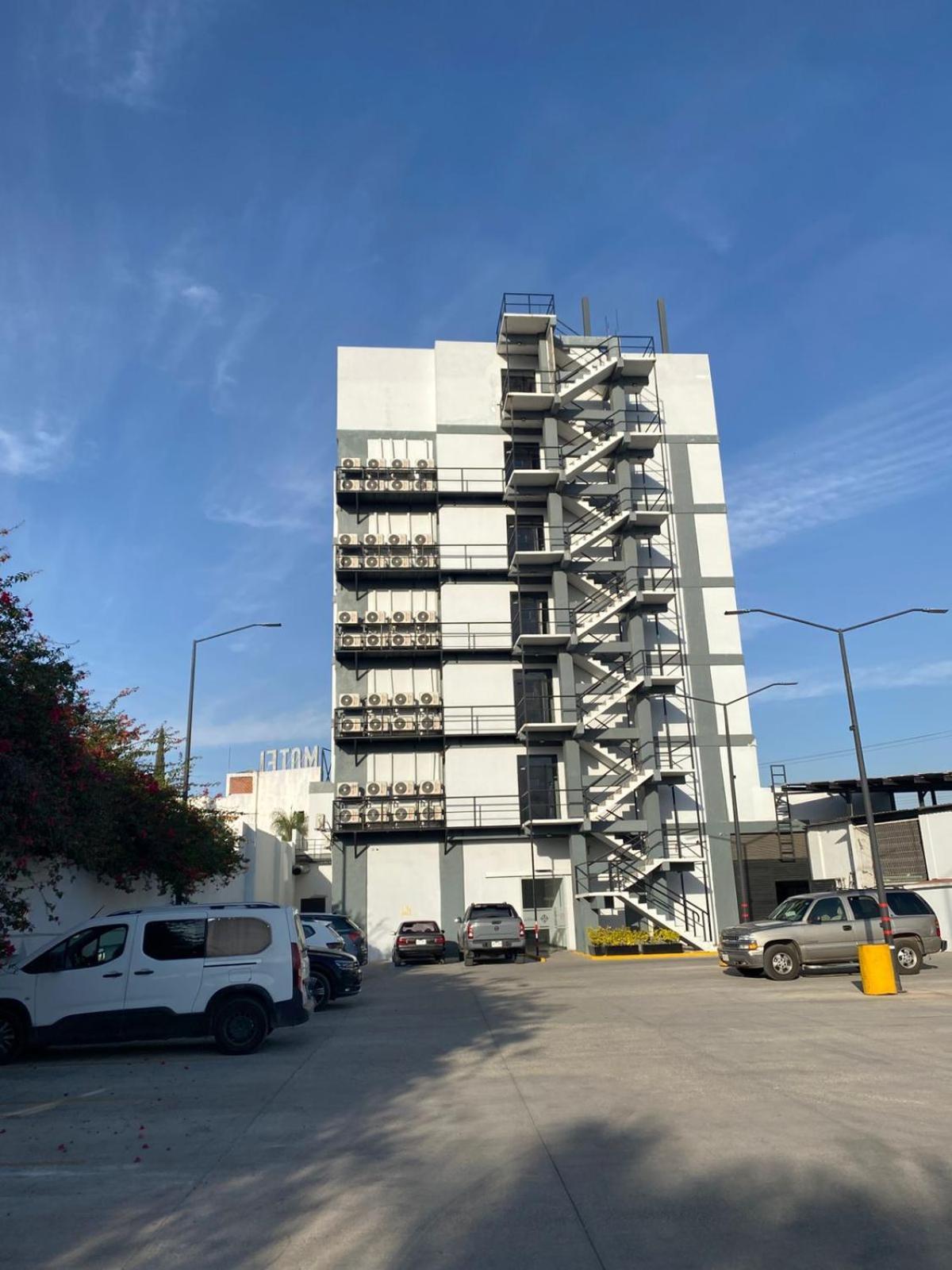Hotel Bugari Aeropuerto Guadalajara Las Pintas Eksteriør bilde