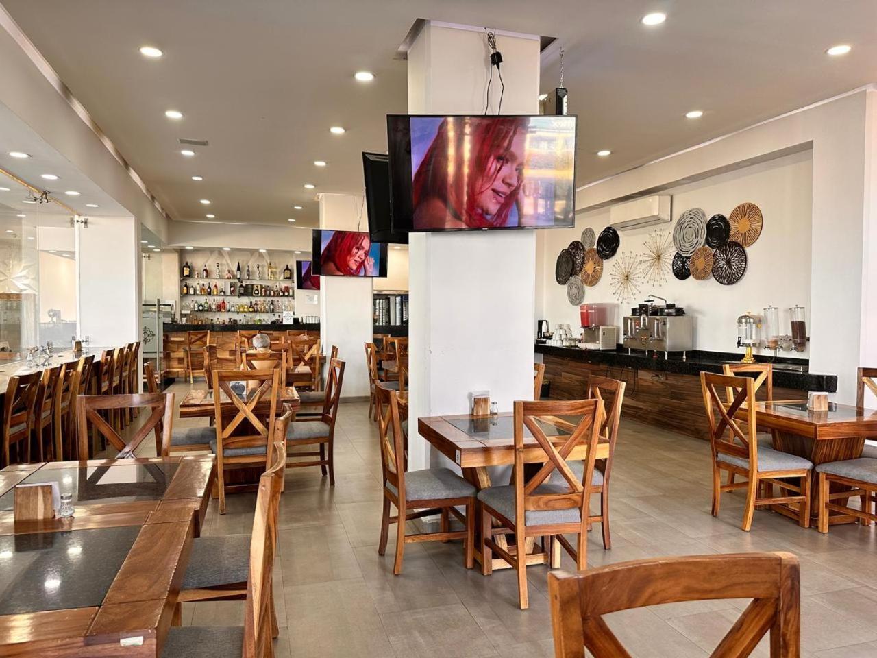 Hotel Bugari Aeropuerto Guadalajara Las Pintas Eksteriør bilde
